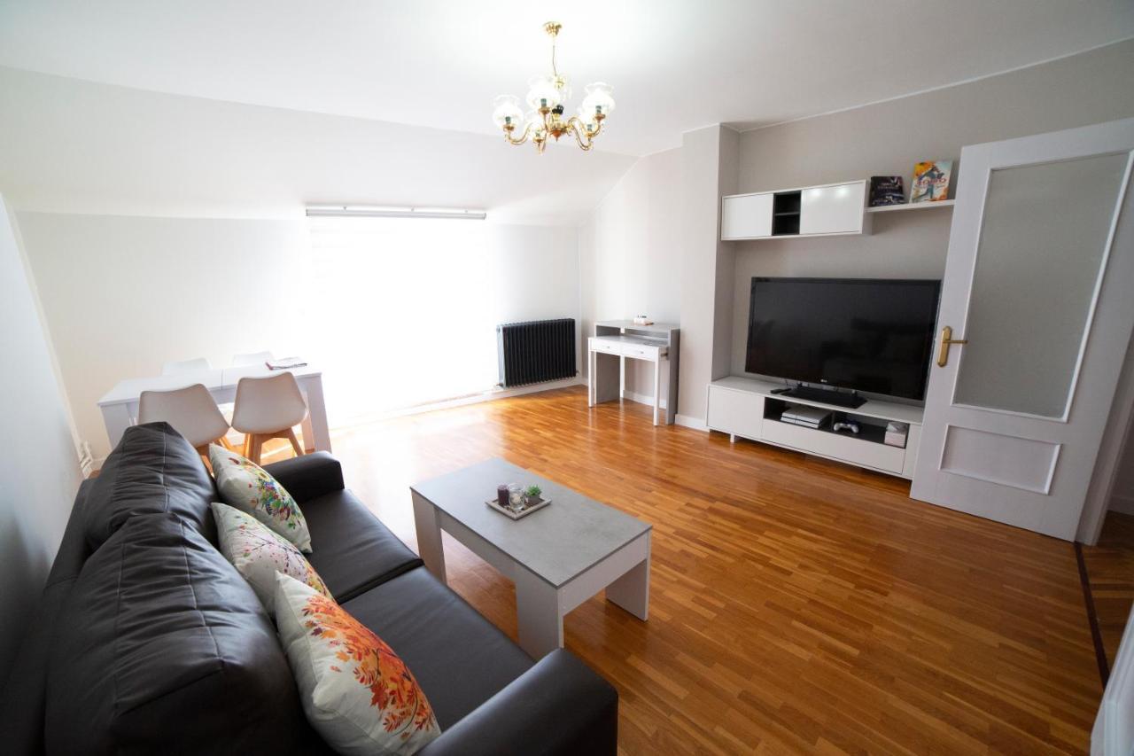 Apartamento Ático en la plaza de Toro con garaje Exterior foto