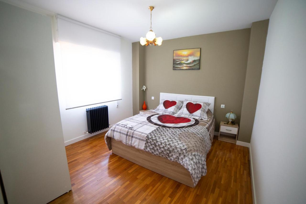 Apartamento Ático en la plaza de Toro con garaje Exterior foto