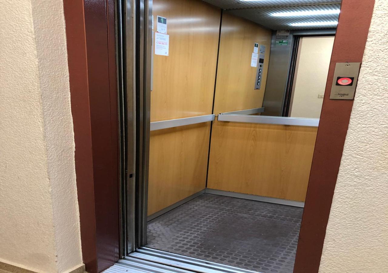 Apartamento Ático en la plaza de Toro con garaje Exterior foto